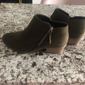 New George army green booties